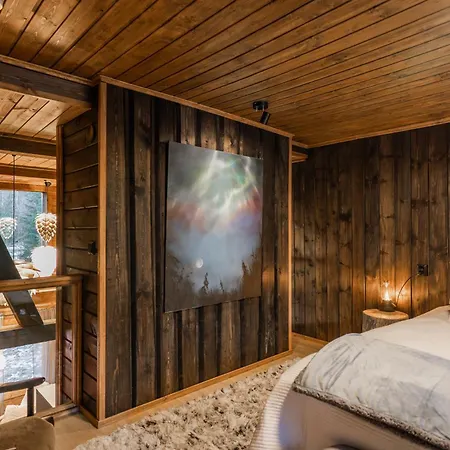 Art House Of Lady Christmas Villa Rovaniemi