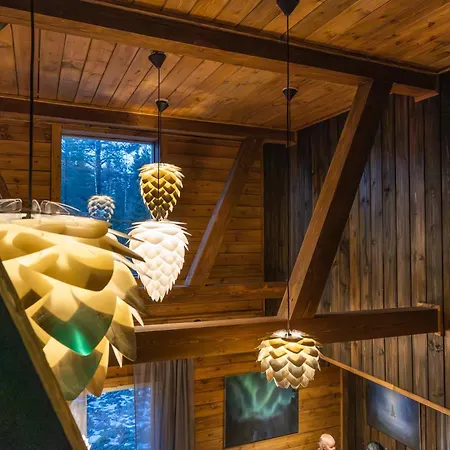 Art House Of Lady Christmas Villa